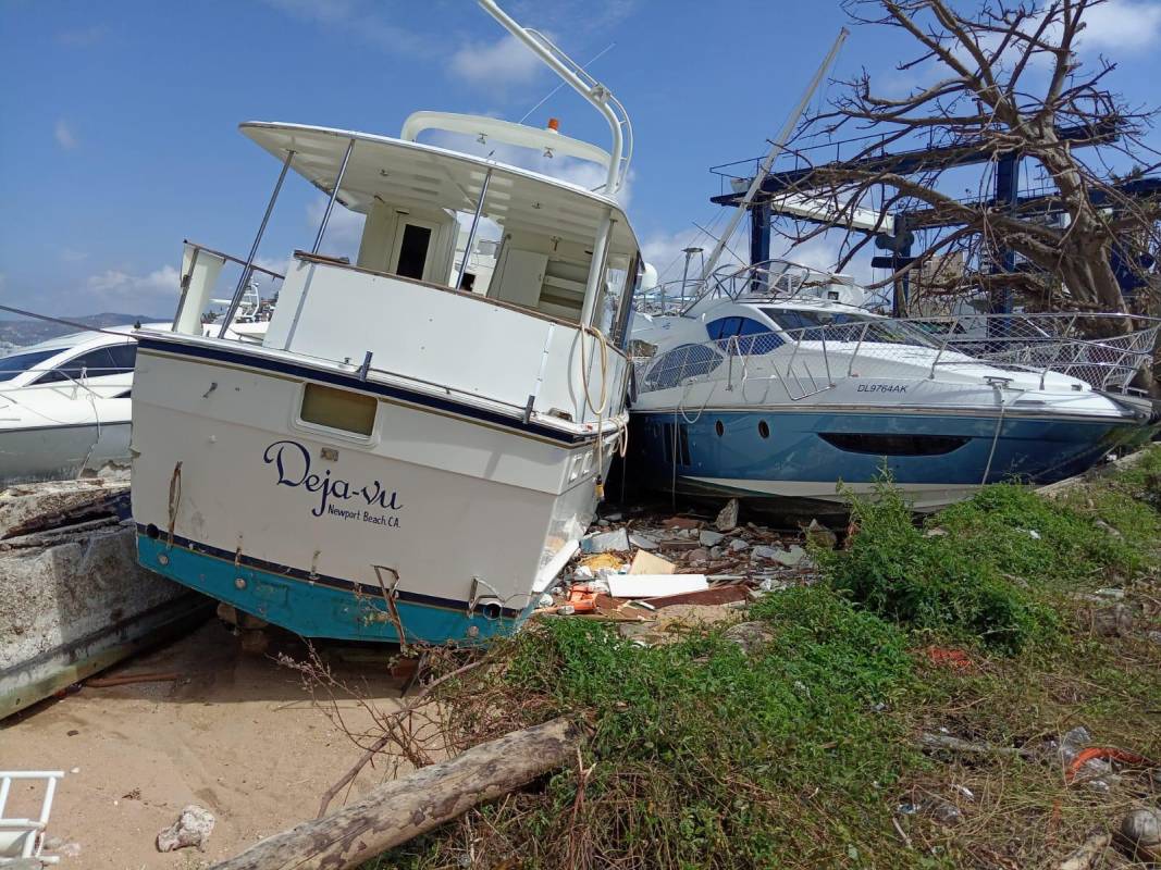 Buscan A Capitanes De La Marina De Acapulco Y Oficiales Entre Los