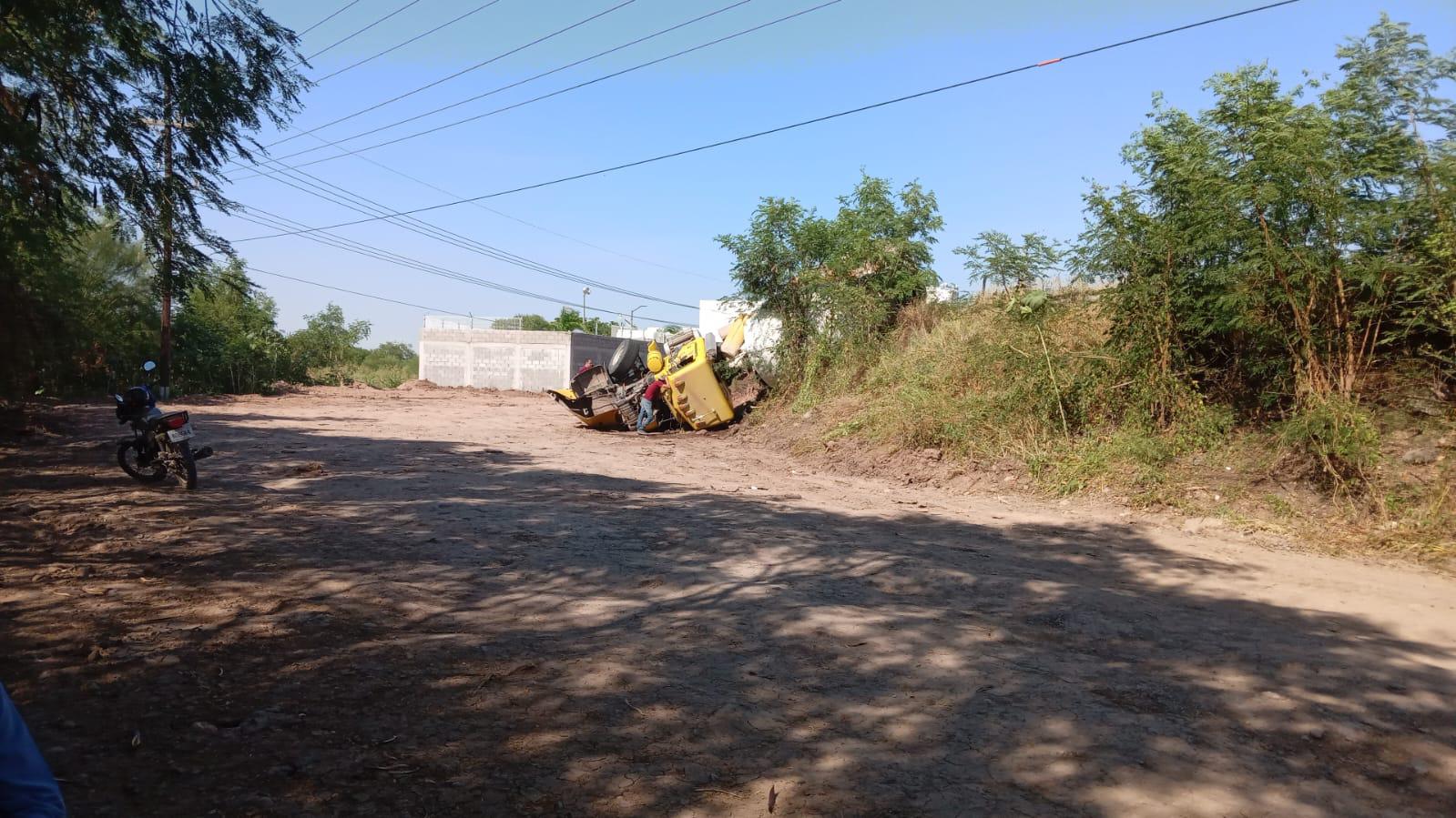 Conductor De Tr Iler Resulta Lesionado En Volcadura En Culiac N