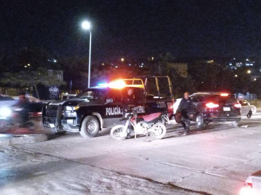 Choque entre moto y camioneta deja un lesionado en Mazatlán