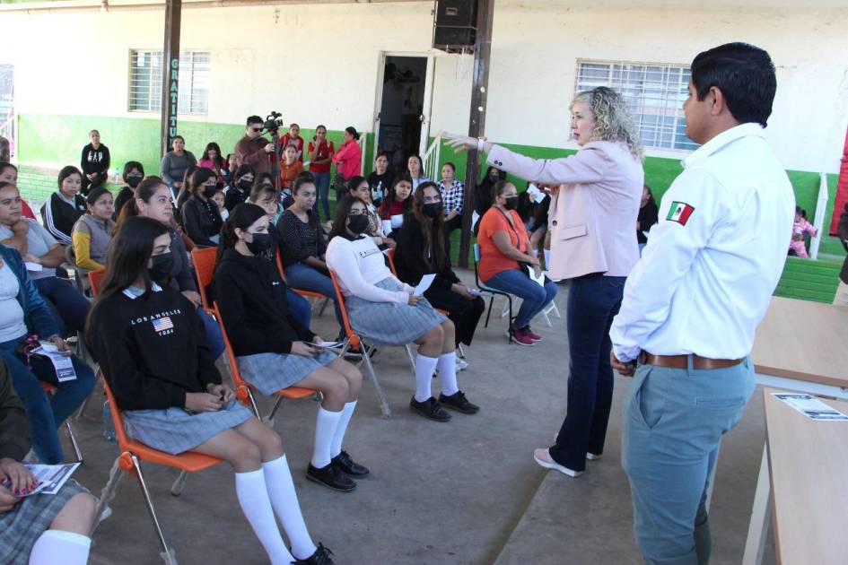 Presentan programas y cursos de capacitación a pobladores de Jesús María