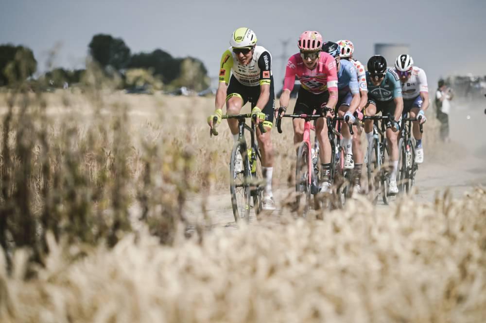 $!Simon Clarke gana la etapa de los pavés y Van Aert mantiene el liderato en el Tour de Francia