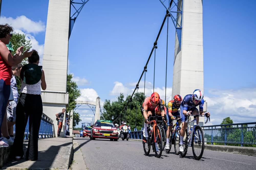 $!Jasper Philipsen conquista una etapa sin respiro en el Tour de Francia