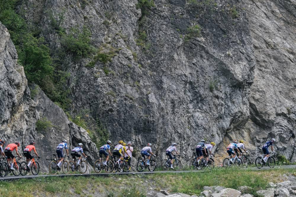 $!Tadej Pogacar se corona en el último puerto de montaña y se lleva etapa 19 del Tour de Francia