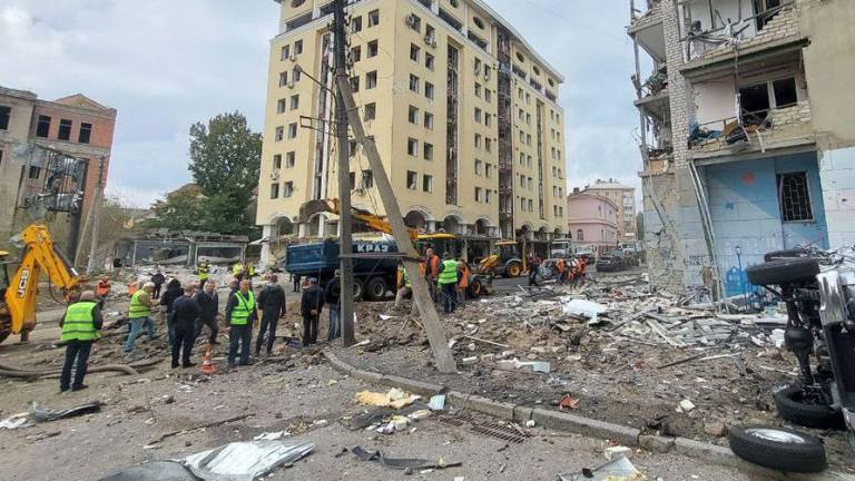 Destrucción tras un ataque en el centro de Kharkiv, Ucrania.