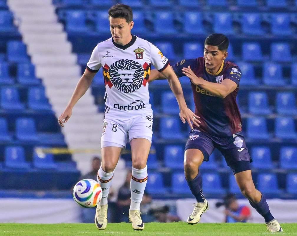 $!Atlante saca la ventaja en casa ante Leones Negros