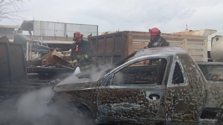 Se incendia yonke en sector Piggy Back en Culiacán