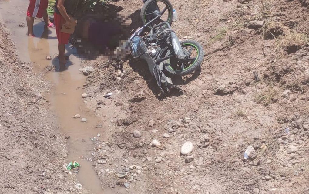 $!Motociclista resulta lesionado tras accidente vehicular en Guasave