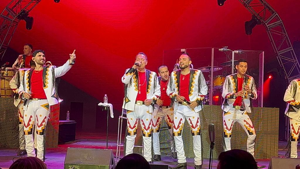 $!Banda El Recodo revive sus años mozos junto a Julio Preciado