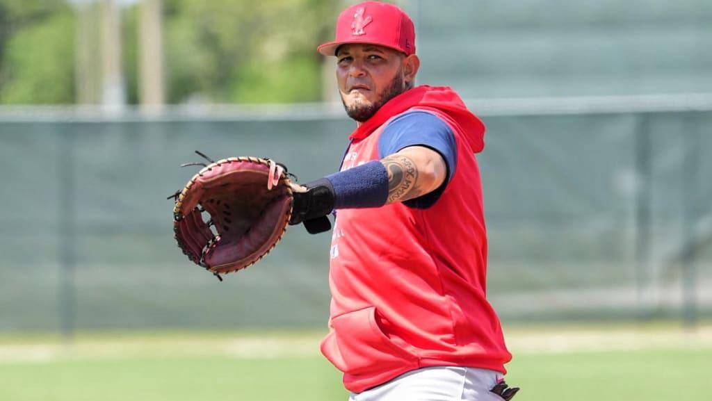 Yadier Molina se queda en San Luis