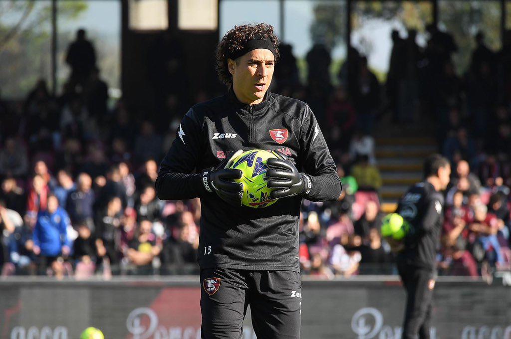 $!Memo Ochoa evita goleada de su equipo en la Serie A