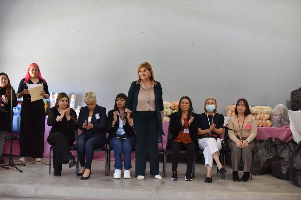 $!Visita Semujeres penal de Aguaruto; entrega artículos de higiene personal