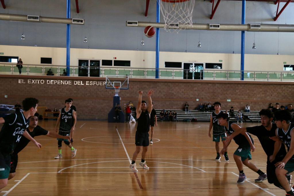 $!Sorprende Navolato a Culiacán en zonal de baloncesto