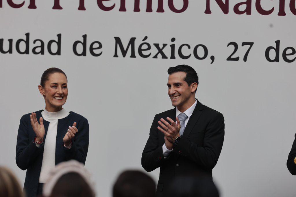 $!Mazatlecos Marco Verde y Radamés Hernández reciben Premio Nacional de Deportes 2024