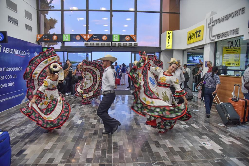 $!Inauguran en Ahome vuelo de Los Mochis a Mexicali