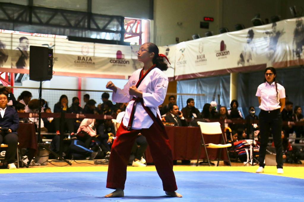 $!Avanzan 12 taekwondoínes sinaloenses al Nacional en combate