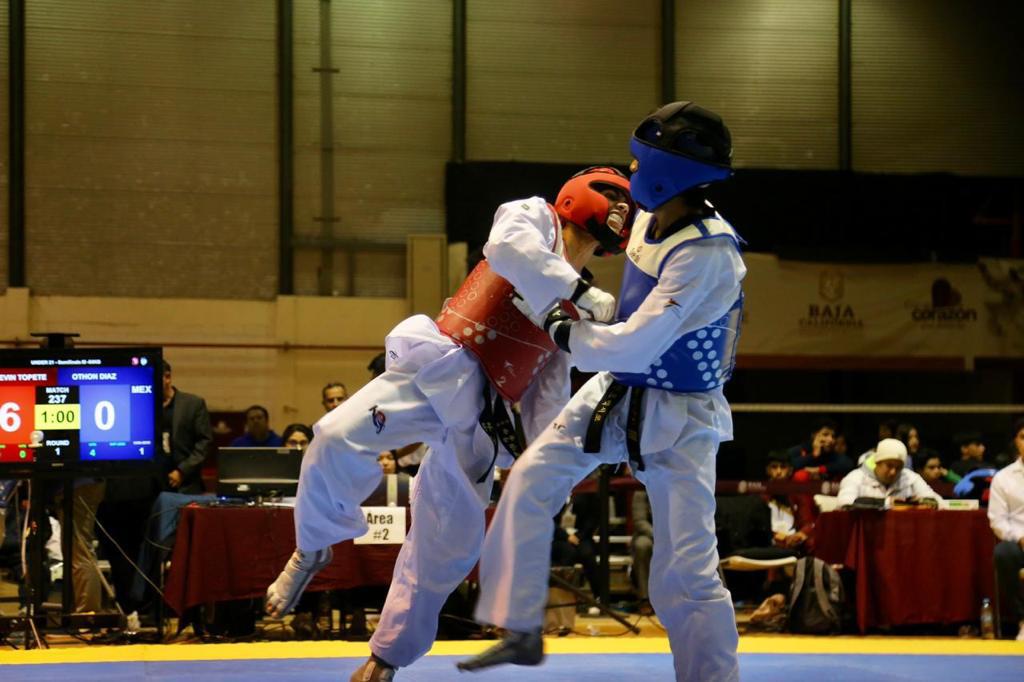 $!Avanzan 12 taekwondoínes sinaloenses al Nacional en combate