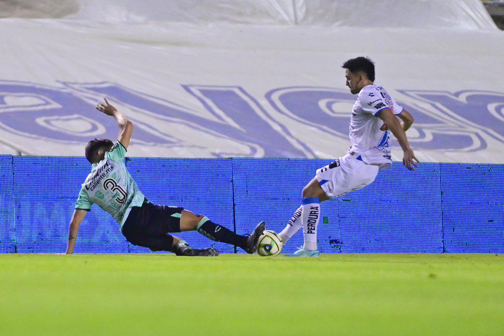 $!León devora Gallos en Querétaro