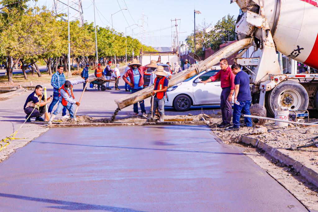 $!Reposición del drenaje en Avenida Jacarandas en Villa Verde está listo: Alcalde