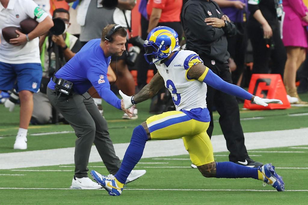 $!Odell Beckham Jr. homenajea a Michael Jackson al anotar en el Super Bowl LVI