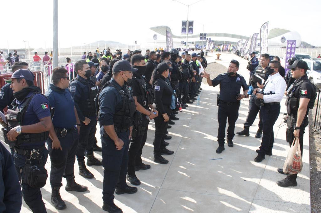 $!Arrestan a 15 personas durante partido de futbol en el ‘Kraken’, en Mazatlán