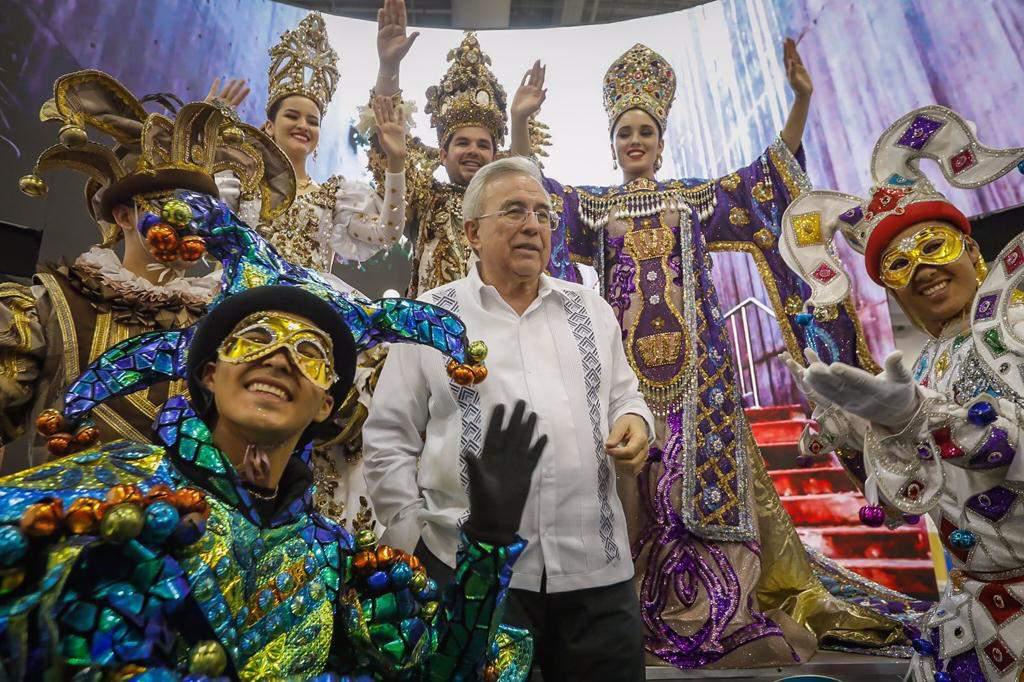 $!Anuncia Rocha Moya proyecto de tren para Sinaloa en Tianguis Turístico