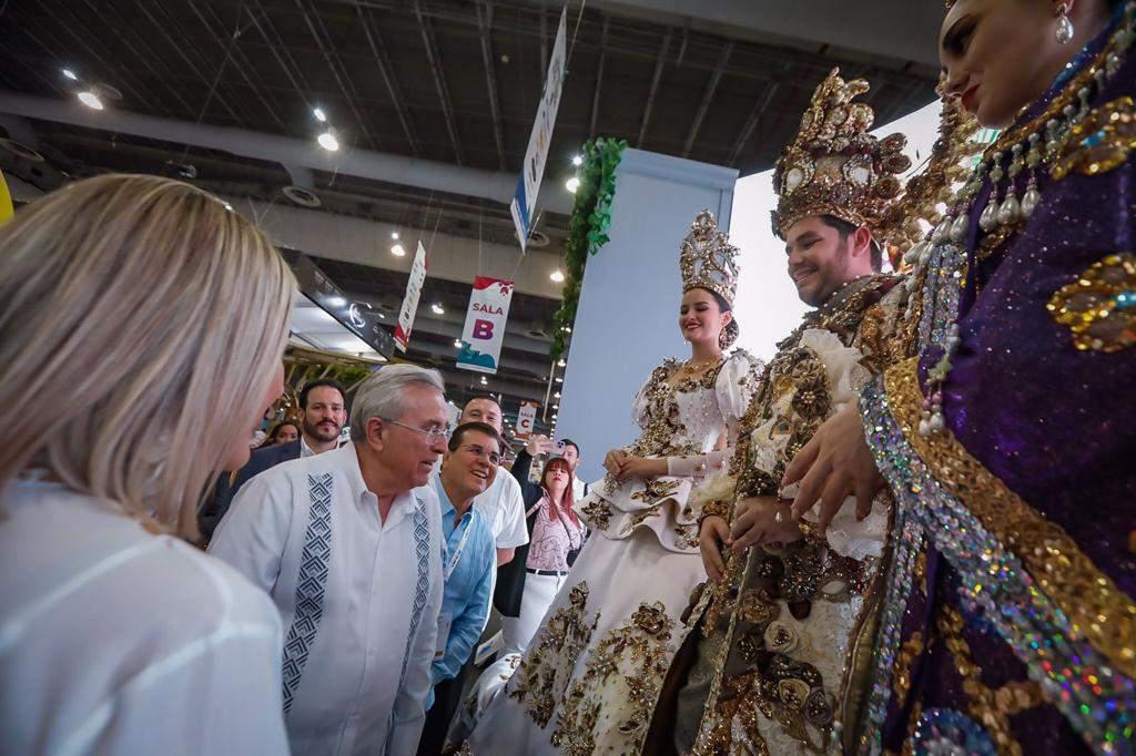 $!Anuncia Rocha Moya proyecto de tren para Sinaloa en Tianguis Turístico