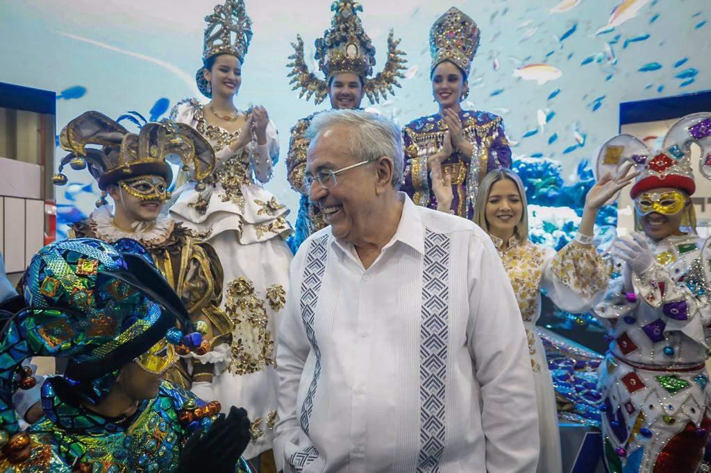 $!Anuncia Rocha Moya proyecto de tren para Sinaloa en Tianguis Turístico