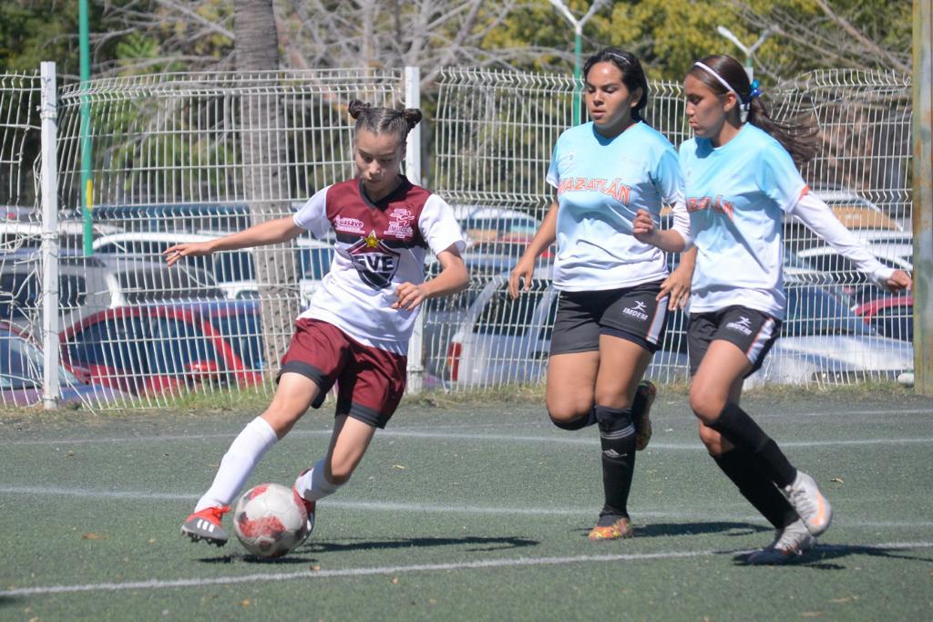 $!Culiacán conquista oro y bronce en el futbol estatal de los Juegos Conade