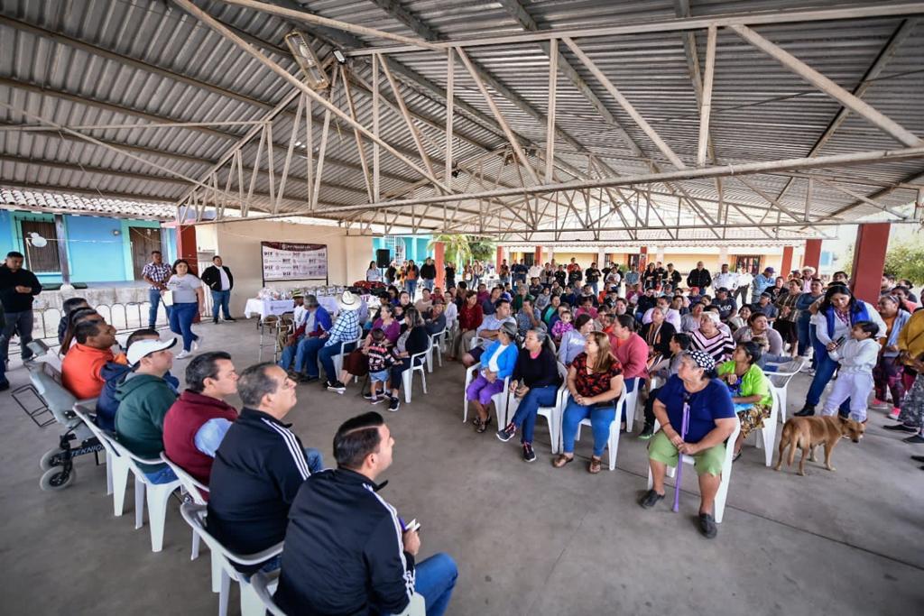 $!Le ‘llueven’ al Alcalde peticiones de servicios en zona rural de Mazatlán