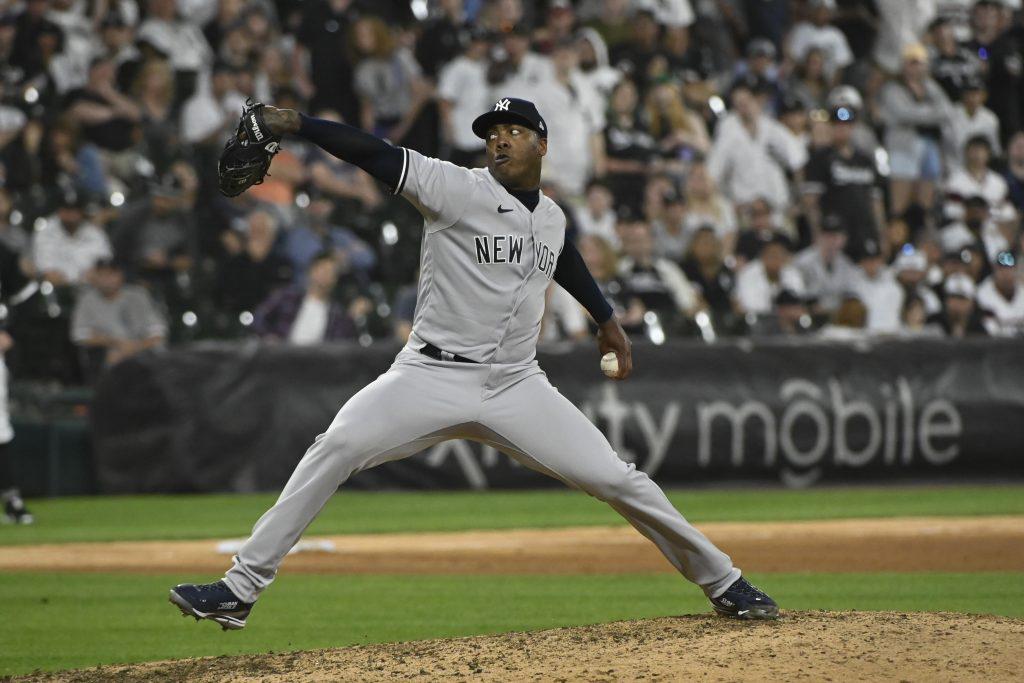 $!Infección por tatuaje manda a Aroldis Chapman a la lista de lesionados