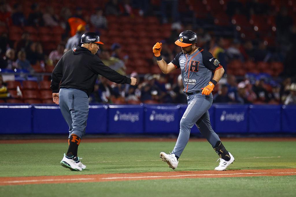 $!Explotó la artillería naranja y Hermosillo se lleva el tercero de la serie ante Charros