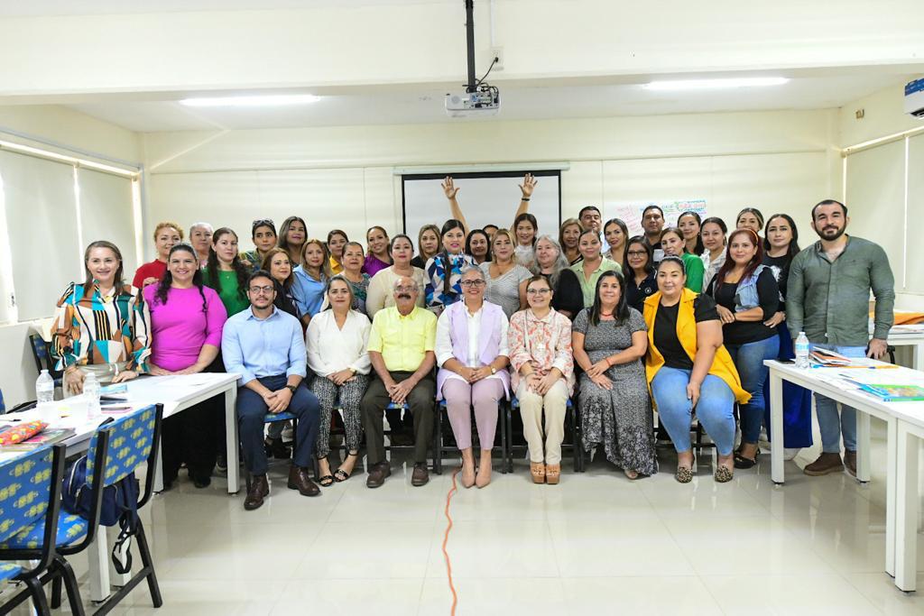 $!Autoridades educativas de Sinaloa analizan los nuevos Libros de Texto Gratuitos