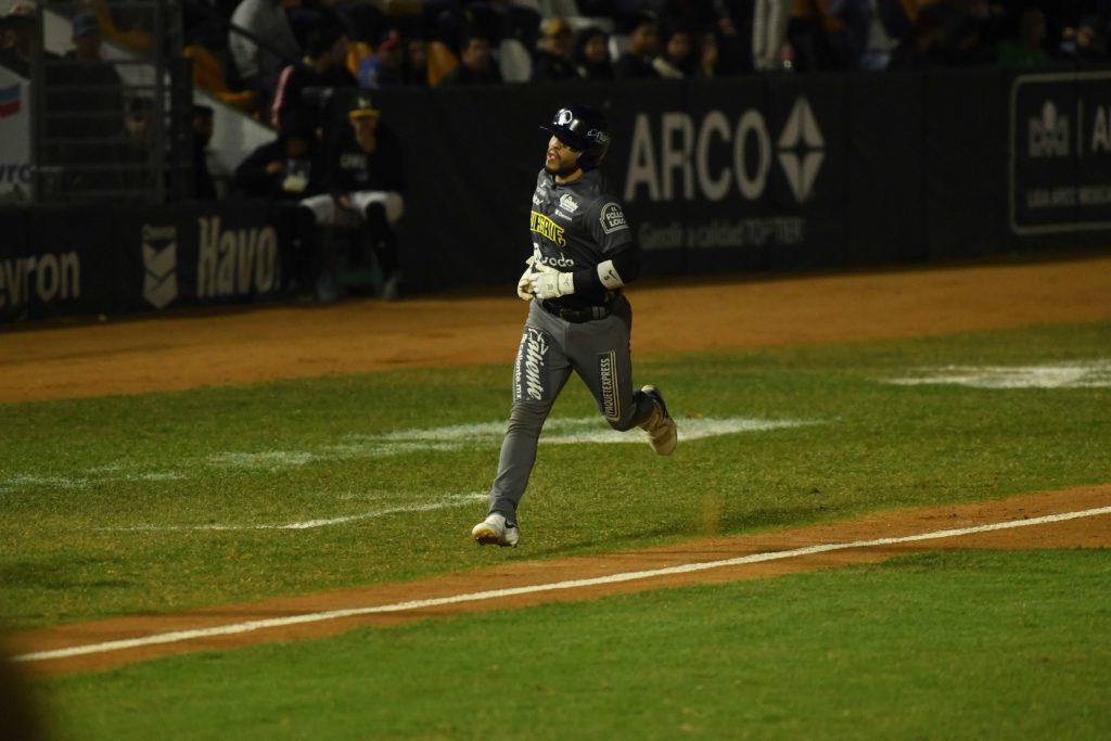 $!Jeff Kinley lleva a Algodoneros a empatar la serie a Cañeros