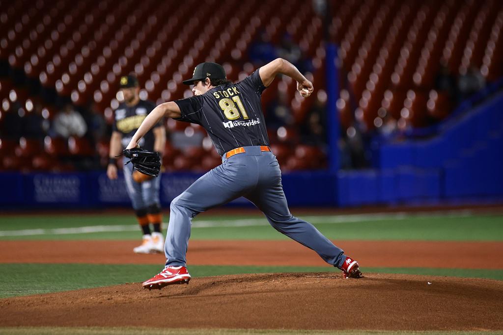 $!En extrainnings, Naranjeros cae en el segundo de la serie en Jalisco