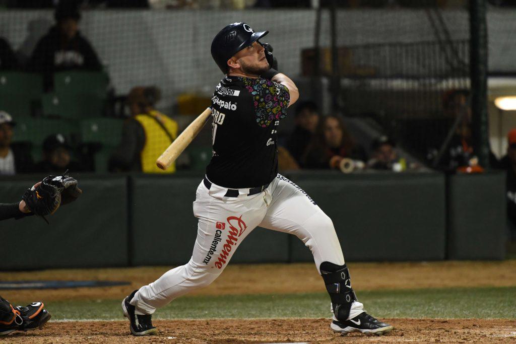 $!Jorge Pérez tira juego completo y para en seco y con blanqueada a Naranjeros