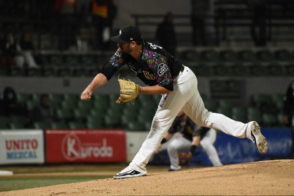 $!Jorge Pérez le lanzó juego completo a Naranjeros y de paso lo blanqueó.