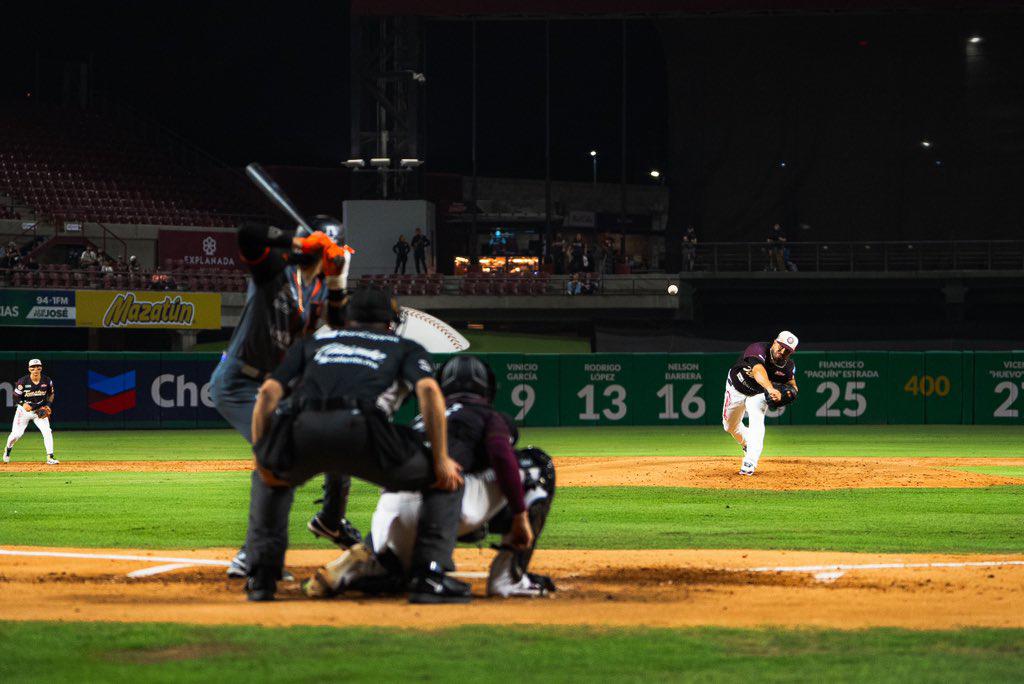 $!Tomateros de Culiacán pega primero en el Clásico de la LMP