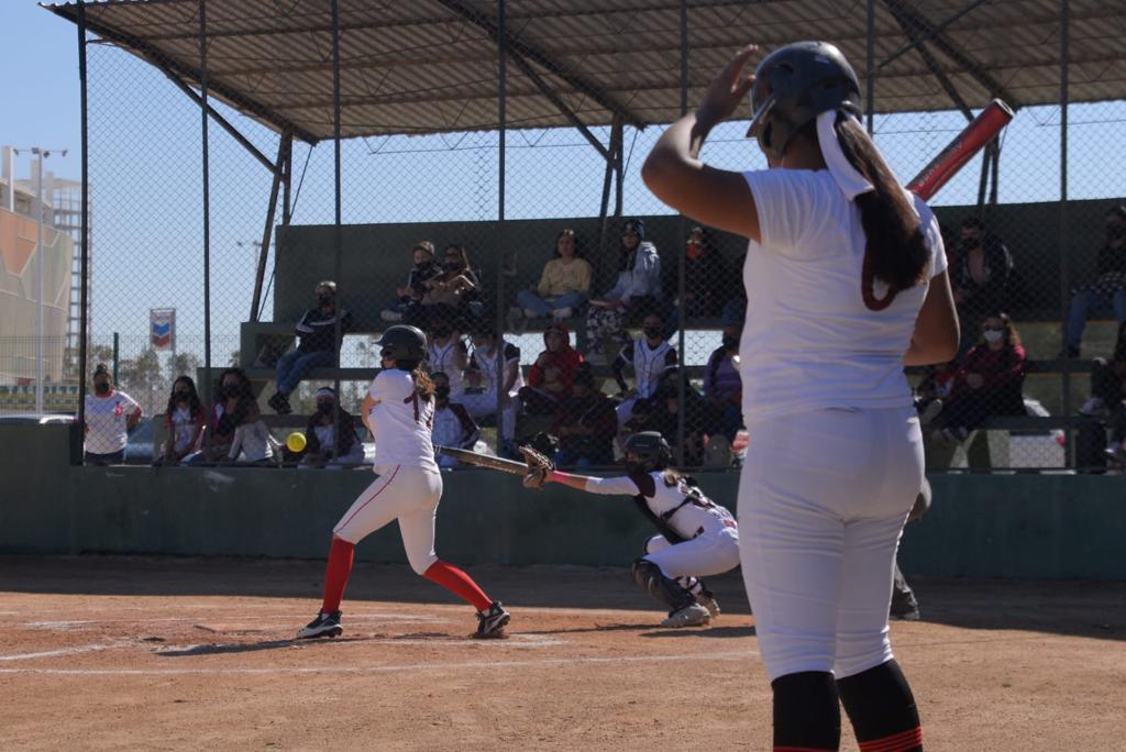 $!Ahome avanza al estatal de softbol con sin hit de Maylin Almeida