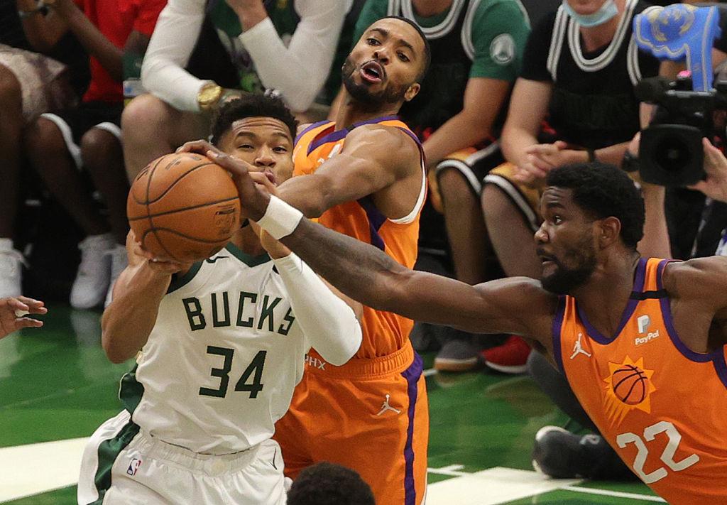 $!Milwaukee Bucks se lleva la batalla y se empatan las Finales NBA