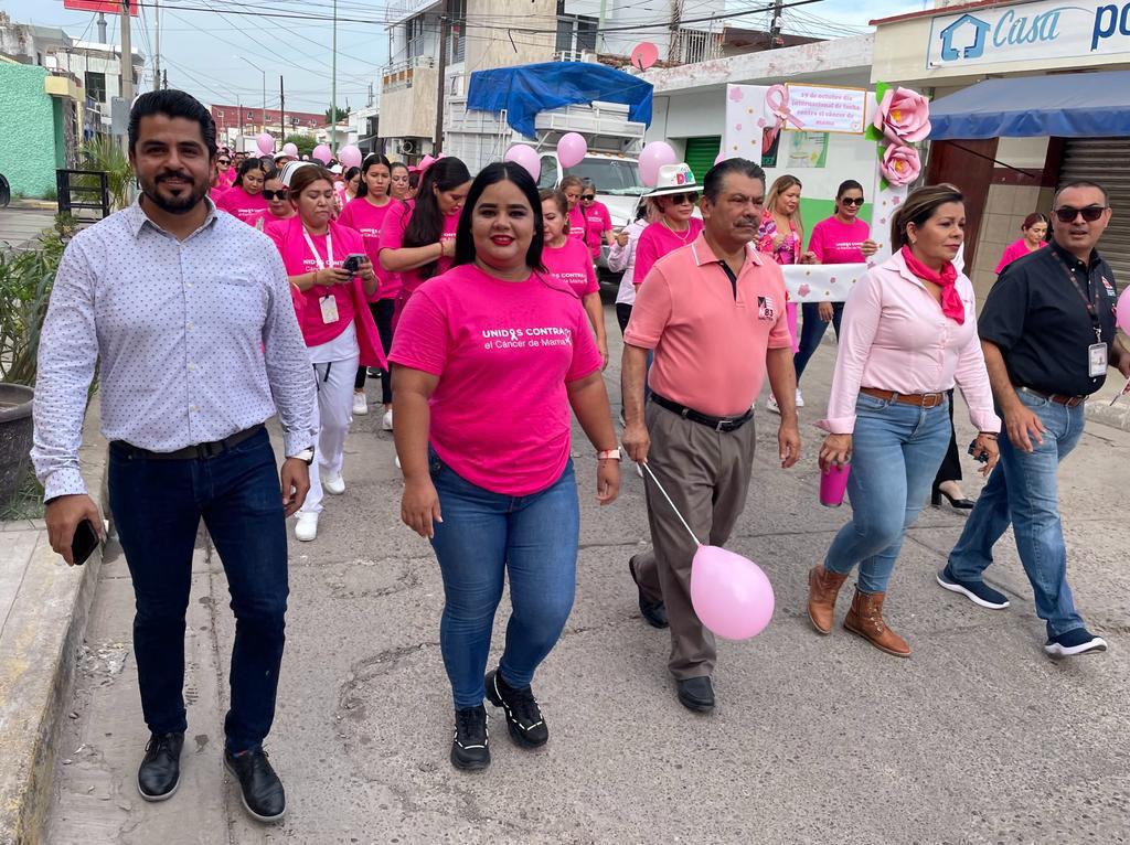 $!Se pinta de rosa Escuinapa para unirse a la lucha contra el cáncer de mama
