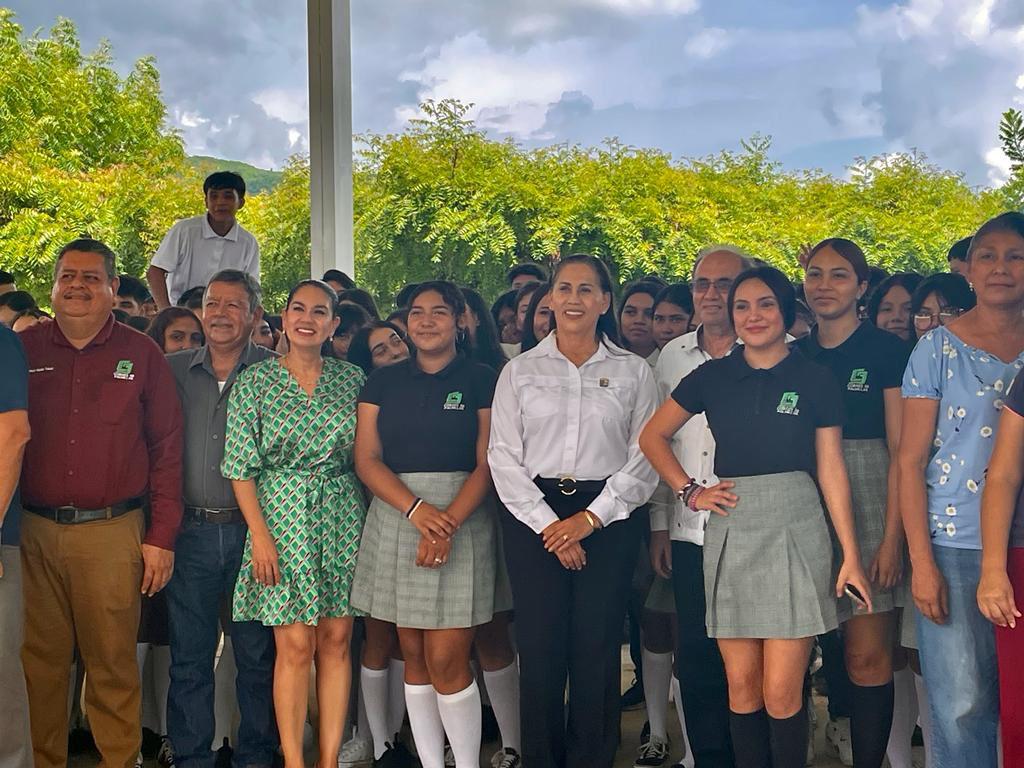 $!Inauguran techumbre en Cobaes 68 de Palmillas, en Escuinapa