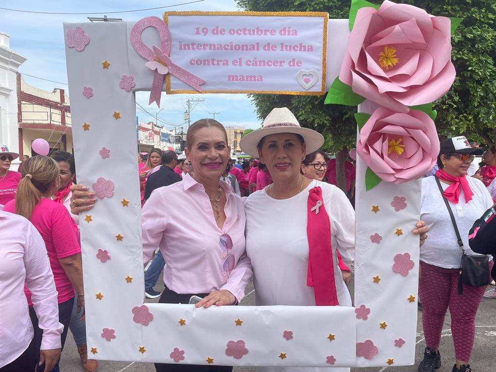 $!Se pinta de rosa Escuinapa para unirse a la lucha contra el cáncer de mama