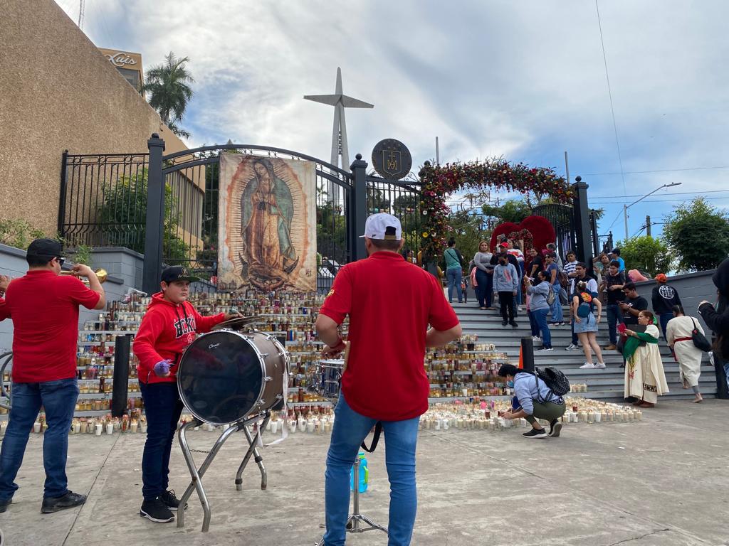 $!Con banda llevan Las Mañanitas a la Virgen de Guadalupe en La Lomita