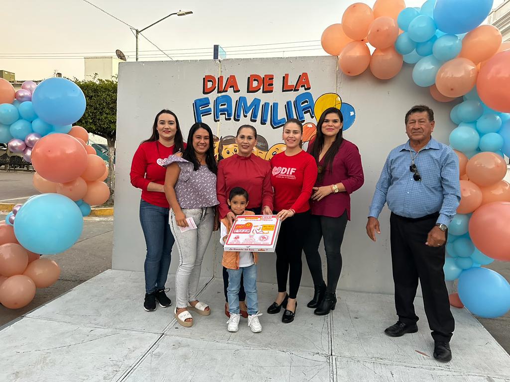 $!Celebran el Día de la Familia en Escuinapa