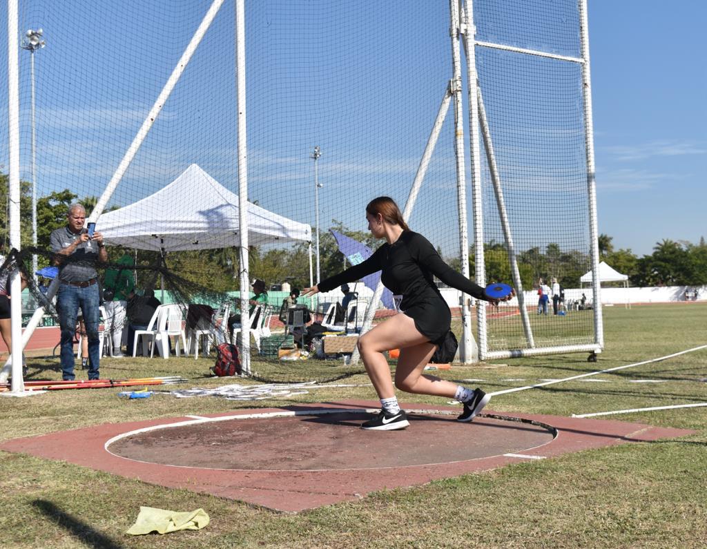 $!Mazatlecos brindan sus mejores marcas en zonal de atletismo