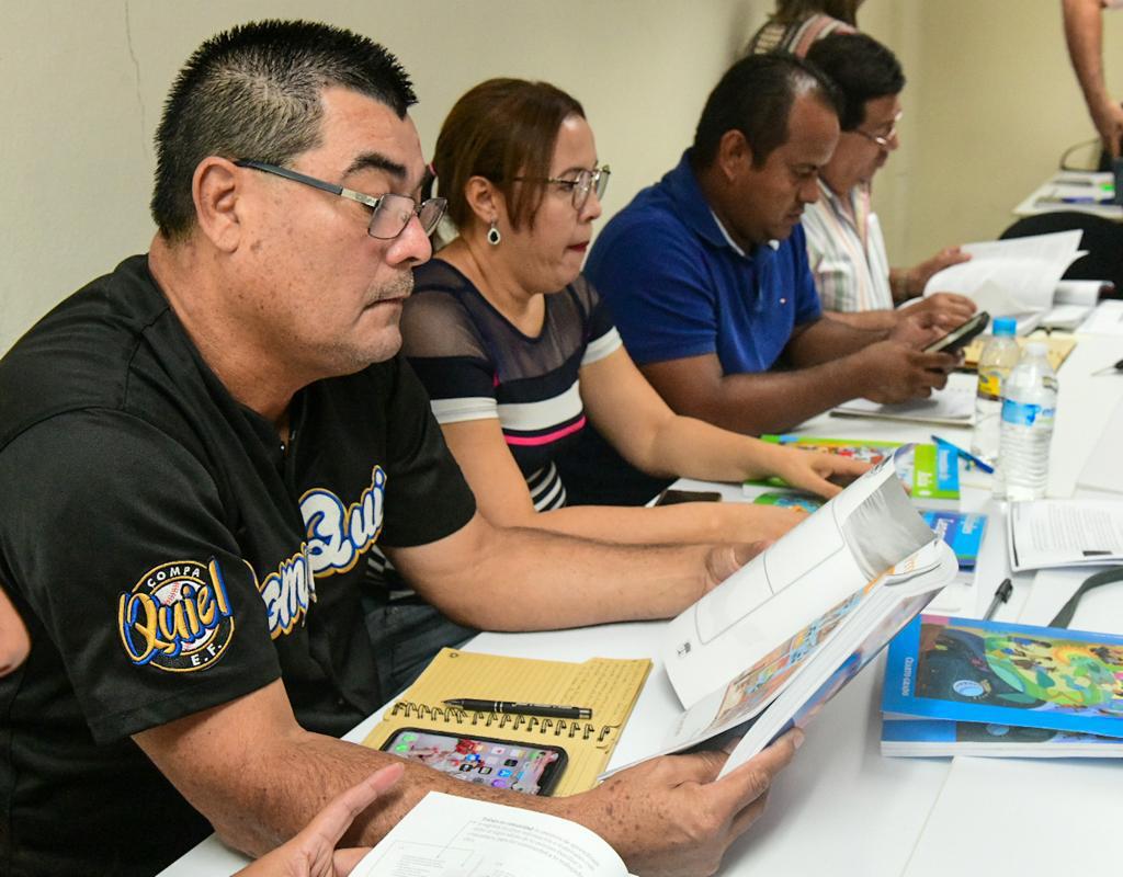 $!Autoridades educativas de Sinaloa analizan los nuevos Libros de Texto Gratuitos