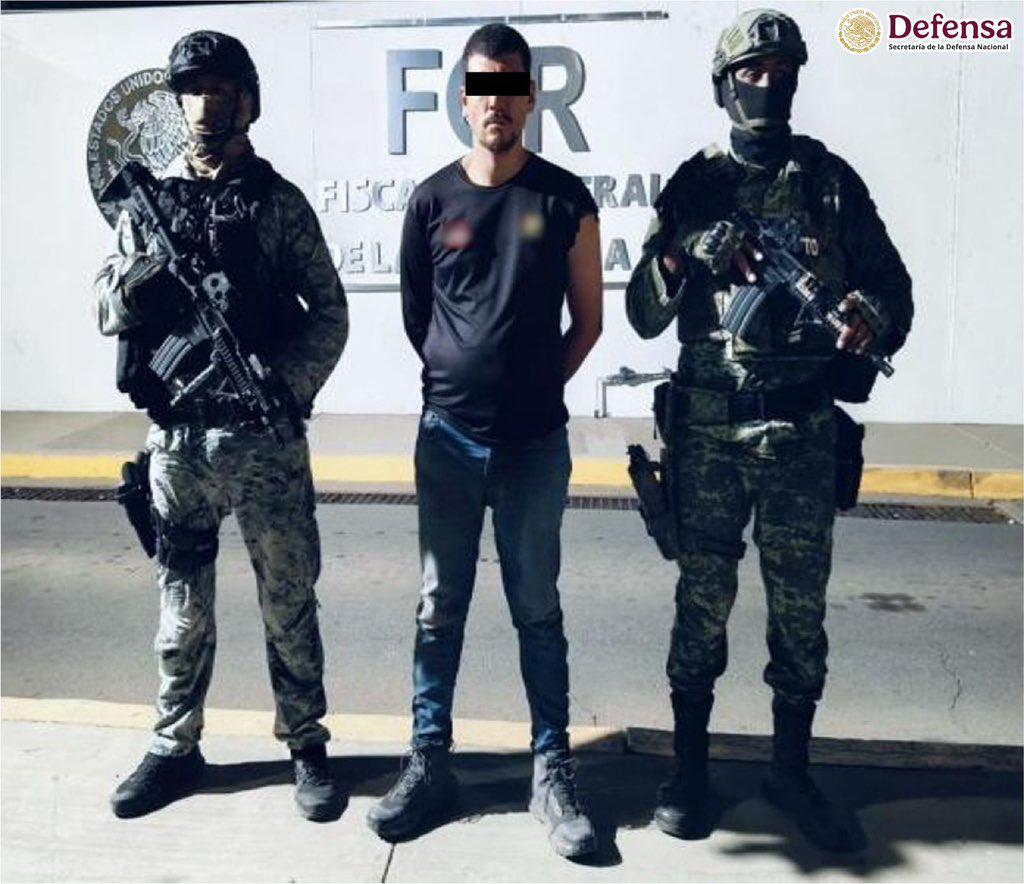 $!Detiene Sedena a dos civiles con armas y pastillas de fentanilo