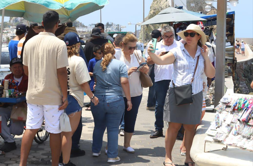 $!Llegan en dos días más de 8 mil visitantes a Mazatlán a bordo de cruceros