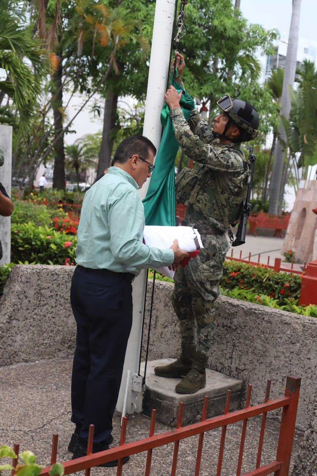 $!Conmemoran en Mazatlán el 152 aniversario luctuoso de Benito Juárez García, en Mazatlán