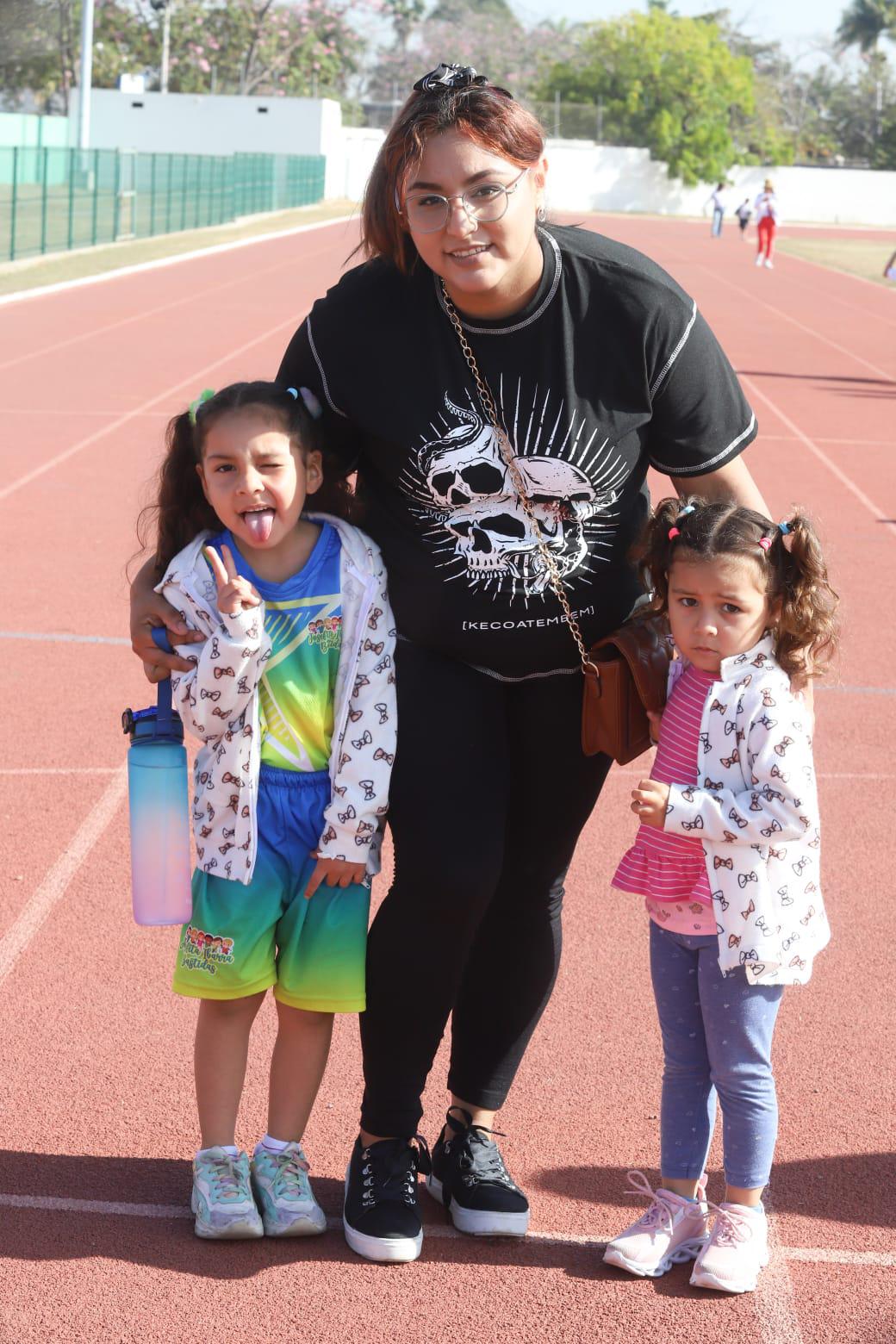 $!Violeta y Celeste Camacho, con su mamá Grisel Valdez.